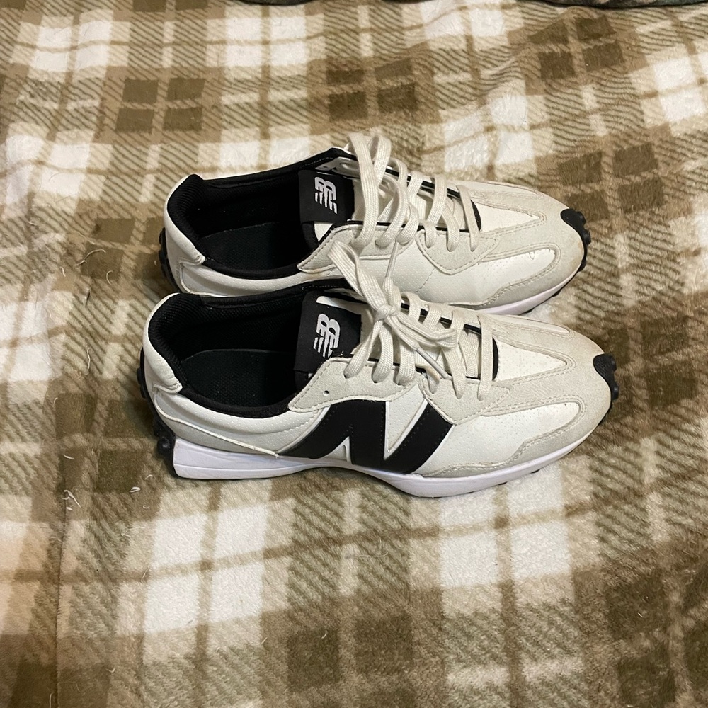 New Balance White and Black Women's Sneakers